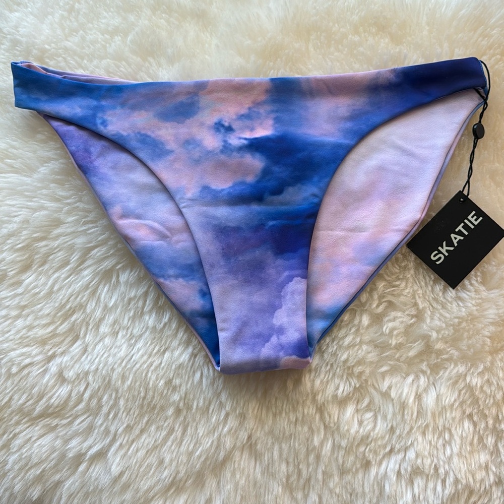 XL NWT Skatie Dream purple blue cloud print bottom